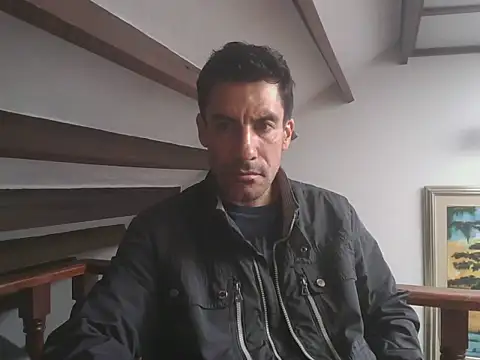 elkike1980 online show from April 30, 2026, 2:13 pm