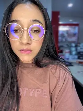 Snapshot of cata_megan chatting on March 3, 2025, 4:43 am cata megan online show from March 3, 2025, 4:43 am