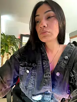 emmily d online show from November 17, 2025, 6:34 pm