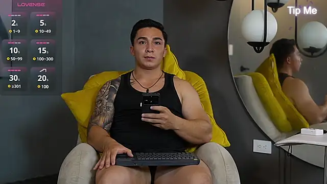Snapshot of Ryan_Hunt chatting on March 2, 2025, 9:52 pm Ryan Hunt online show from March 2, 2025, 9:52 pm