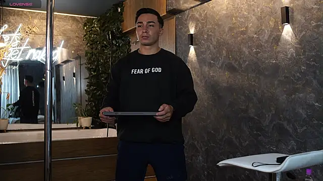 Ryan Hunt online show from November 21, 2025, 12:26 pm