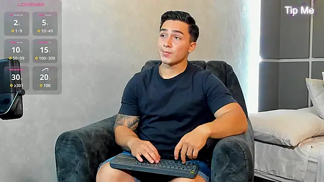 Snapshot of Ryan_Hunt chatting on March 1, 2025, 6:32 pm Ryan Hunt online show from March 1, 2025, 6:32 pm