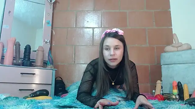 Snapshot of RubyEmerald chatting on February 14, 2026, 2:12 am RubyEmerald online show from February 14, 2026, 2:12 am