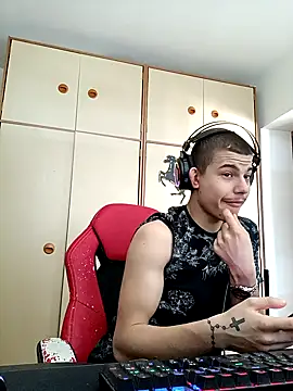 BigDickEnrg7195 online show from February 6, 2025, 11:20 am