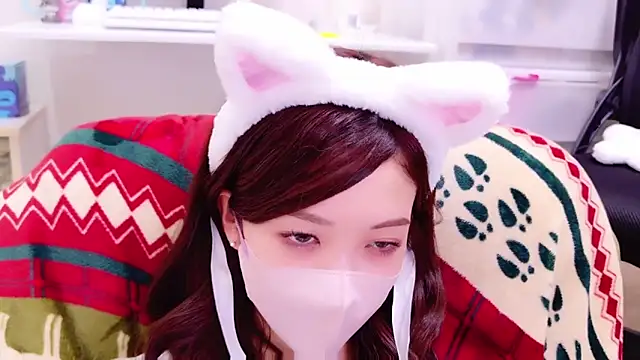 Snapshot of oxo_yuna_oxo chatting on December 29, 2024, 1:17 pm oxo yuna oxo online show from December 29, 2024, 1:17 pm