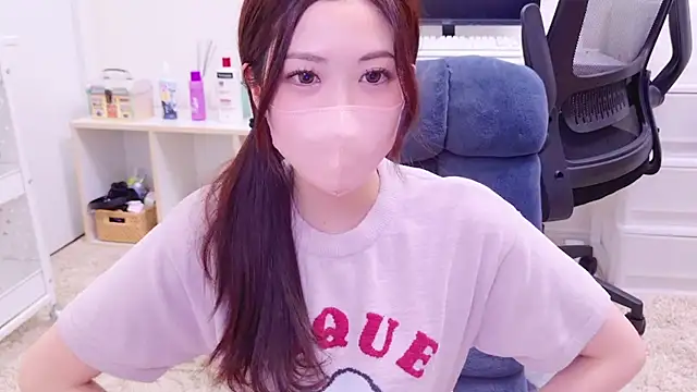 Snapshot of oxo_yuna_oxo chatting on January 7, 2025, 2:30 pm oxo yuna oxo online show from January 7, 2025, 2:30 pm