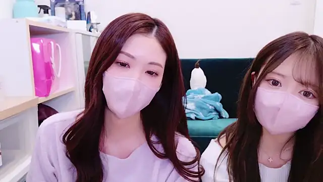 Snapshot of oxo_yuna_oxo chatting on January 3, 2025, 12:40 pm oxo yuna oxo online show from January 3, 2025, 12:40 pm