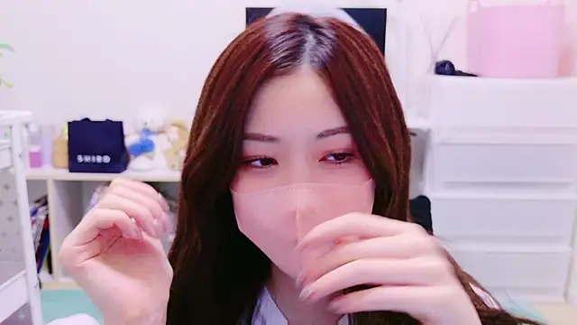 Snapshot of oxo_yuna_oxo chatting on January 4, 2025, 11:06 pm oxo yuna oxo online show from January 4, 2025, 11:06 pm