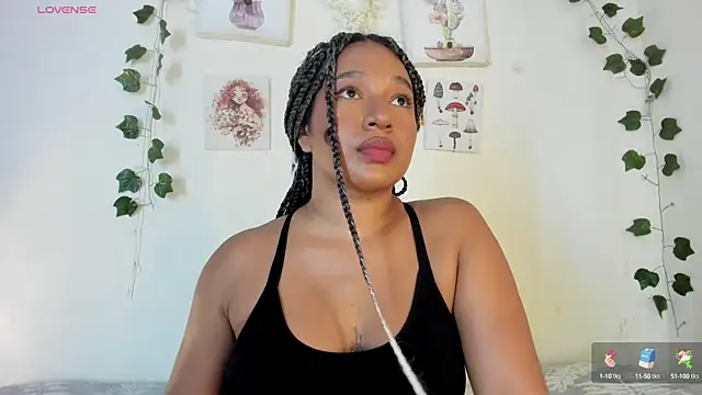 Snapshot of sara_sophieee chatting on January 18, 2025, 1:30 am sara sophieee online show from January 18, 2025, 1:30 am