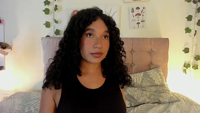 Snapshot of sara_sophieee chatting on March 21, 2025, 4:06 am sara sophieee online show from March 21, 2025, 4:06 am