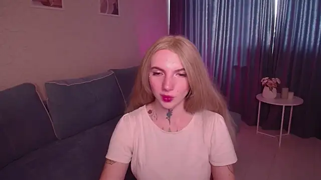 Snapshot of AnneTenet chatting on September 21, 2025, 9:25 am AnneTenet online show from September 21, 2025, 9:25 am