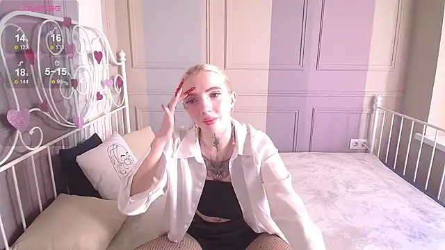 Snapshot of AnneTenet chatting on February 6, 2025, 10:25 am AnneTenet online show from February 6, 2025, 10:25 am