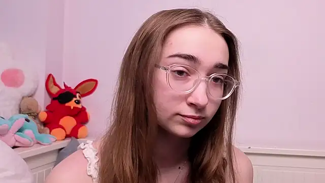 Snapshot of PollyBeev chatting on June 6, 2026, 7:24 am PollyBeev online show from June 6, 2026, 7:24 am