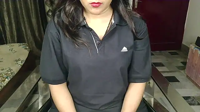 aarushi sharmaa online show from October 14, 2025, 5:02 pm