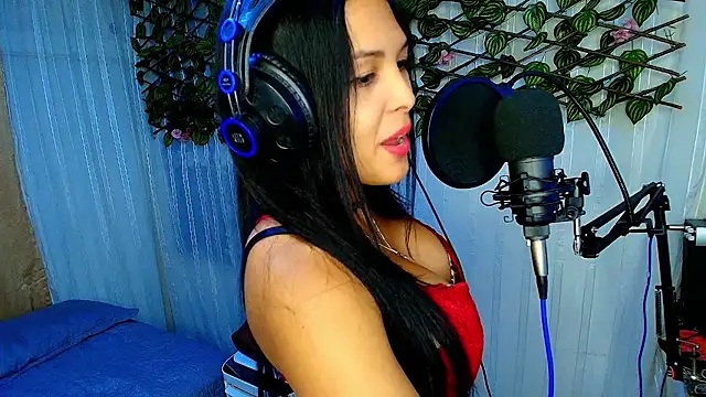 Snapshot of MOMMYJEVAA chatting on March 12, 2025, 1:36 am MOMMYJEVAA online show from March 12, 2025, 1:36 am