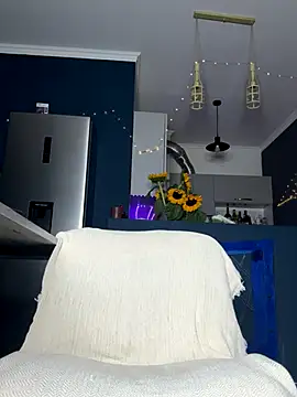 NickiLike online show from September 25, 2025, 6:14 pm