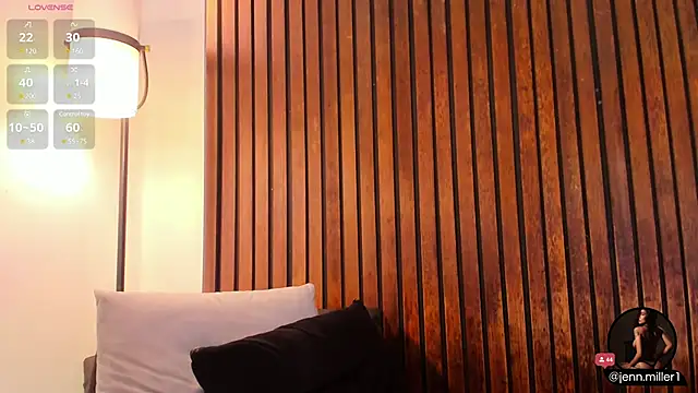 Jennmiiller  online show from March 17, 2025, 2:56 pm