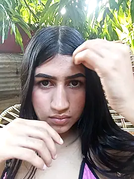 Snapshot of Julix_A chatting on February 16, 2025, 8:33 pm Julix A online show from February 16, 2025, 8:33 pm