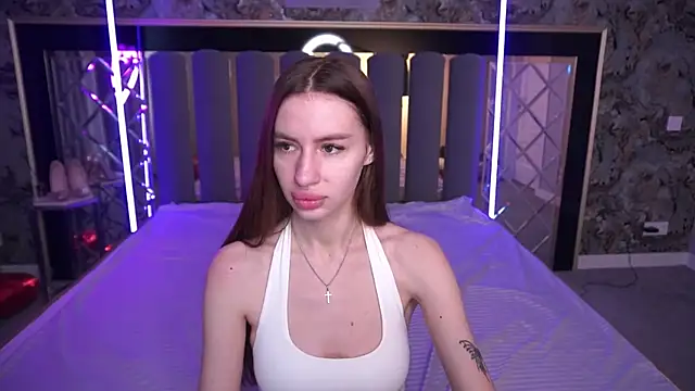 Snow WhiteeeX online show from April 22, 2026, 5:47 am