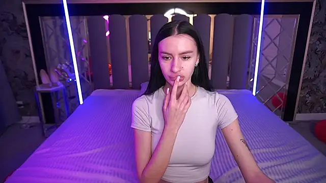 Snow WhiteeeX online show from March 1, 2026, 6:35 am