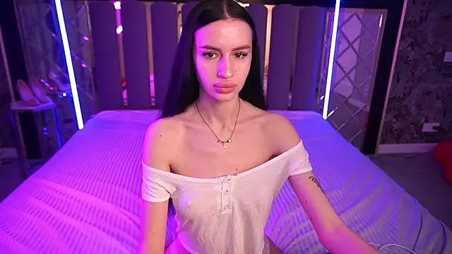 Snow WhiteeeX online show from March 3, 2026, 6:31 am