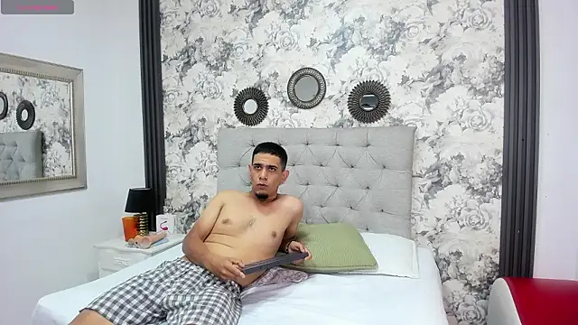 Snapshot of alexxa_and_sadman chatting on February 18, 2026, 8:05 pm alexxa and sadman online show from February 18, 2026, 8:05 pm