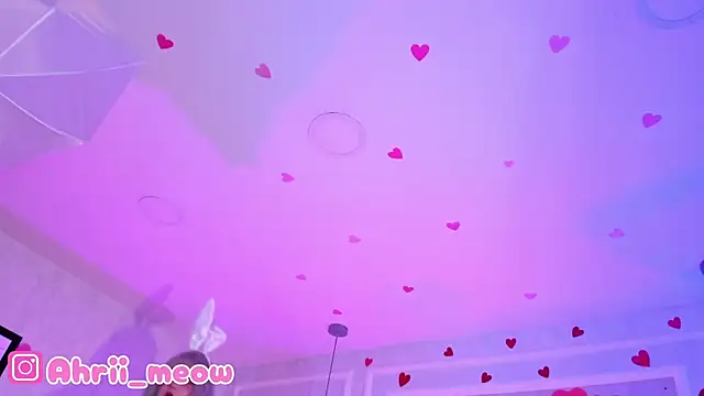 Snapshot of AHRI_LEE chatting on March 12, 2025, 2:20 am AHRI LEE online show from March 12, 2025, 2:20 am