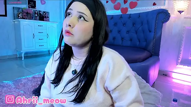 Snapshot of AHRI_LEE chatting on March 7, 2025, 9:48 pm AHRI LEE online show from March 7, 2025, 9:48 pm