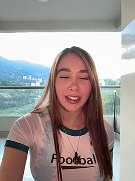 Snapshot of Lanataylor- chatting on June 17, 2026, 10:52 pm Lanataylor- online show from June 17, 2026, 10:52 pm