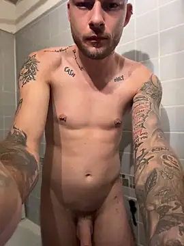 Snapshot of hottwoboys chatting on June 18, 2026, 6:35 pm hottwoboys online show from June 18, 2026, 6:35 pm