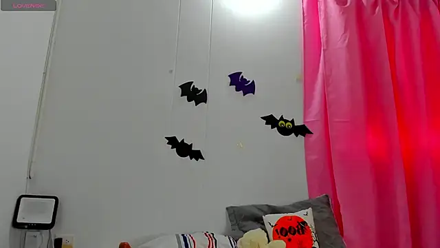 Natasha by online show from October 10, 2025, 2:51 pm