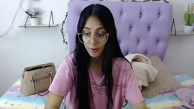 Freyja 01 online show from November 5, 2025, 2:47 am