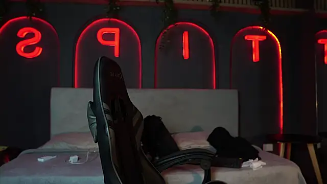 Austin bolt online show from February 4, 2026, 3:23 am