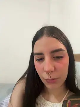 Snapshot of Alice_woodville chatting on June 14, 2026, 8:21 pm Alice woodville online show from June 14, 2026, 8:21 pm