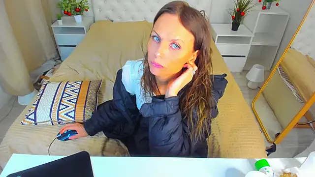 Elizabe th online show from December 15, 2024, 4:51 am