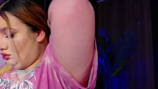 MelanieBrownn online show from February 18, 2026, 7:17 am