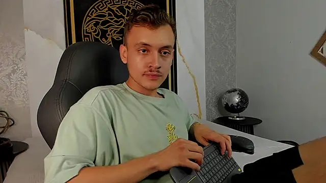 Desmon Clark online show from February 27, 2025, 1:41 am