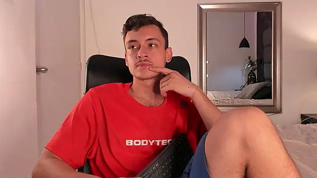 Desmon Clark online show from March 20, 2025, 8:51 pm