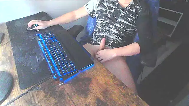 WouldLovetoFuckYou666 online show from December 10, 2024, 3:22 pm