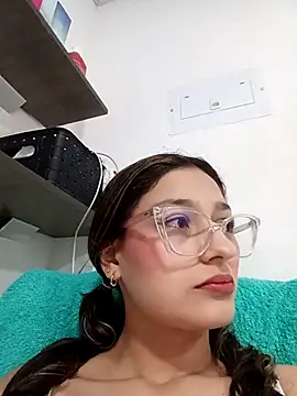 Snapshot of Ary-18 chatting on December 20, 2025, 1:58 pm Ary-18 online show from December 20, 2025, 1:58 pm