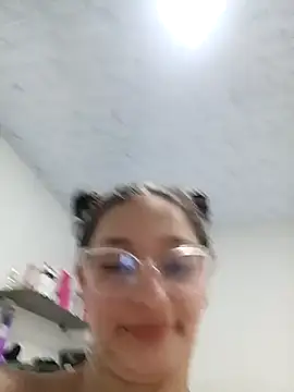 Snapshot of Ary-18 chatting on December 13, 2025, 8:04 pm Ary-18 online show from December 13, 2025, 8:04 pm