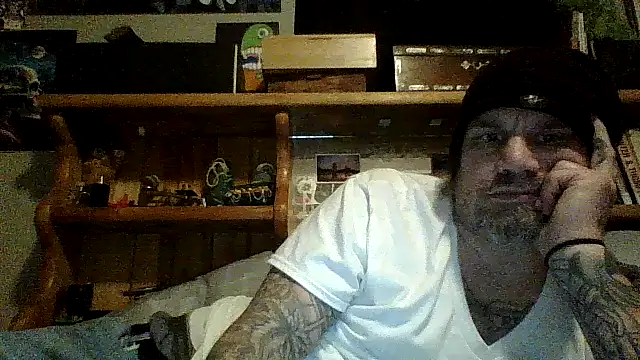 clitstitsandbongrips online show from December 11, 2024, 1:17 pm