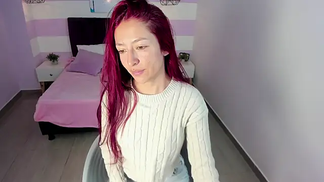 Scarlett  bell online show from December 19, 2025, 12:51 pm