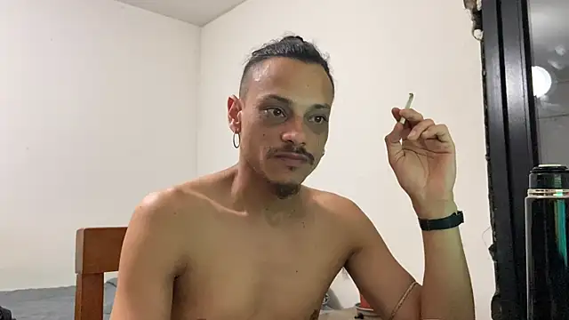 Snapshot of villanocat chatting on December 18, 2024, 6:10 am villanocat online show from December 18, 2024, 6:10 am