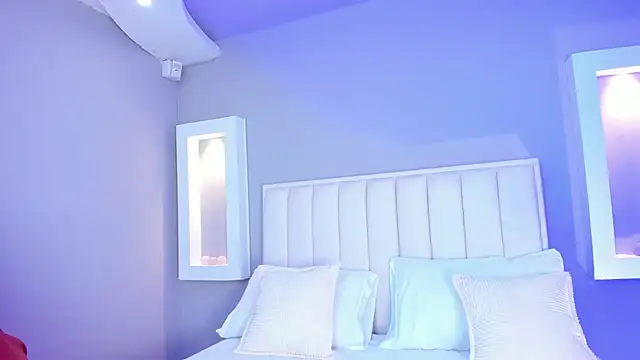 HannaPaola online show from September 30, 2025, 10:49 pm