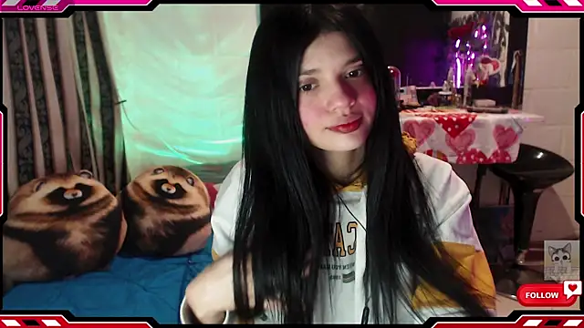 Snapshot of Sarahgin chatting on October 16, 2025, 10:12 am Sarahgin online show from October 16, 2025, 10:12 am
