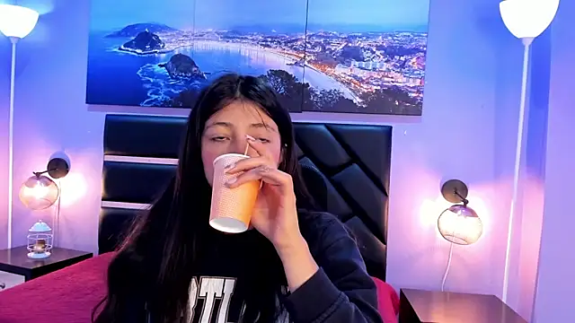 KimberlyVillaLobos online show from April 21, 2026, 11:17 am