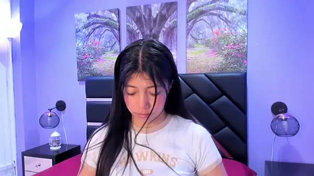 Snapshot of KimberlyVillaLobos chatting on November 18, 2025, 11:35 am KimberlyVillaLobos online show from November 18, 2025, 11:35 am