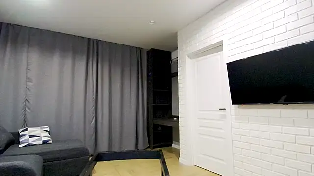 Daniella Lorente online show from February 2, 2026, 7:13 pm