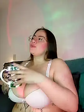 Snapshot of soofy__ chatting on March 19, 2025, 4:14 am soofy online show from March 19, 2025, 4:14 am